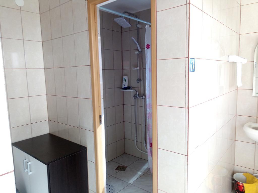Pensiunea Serbeca Brosteni Luaran gambar