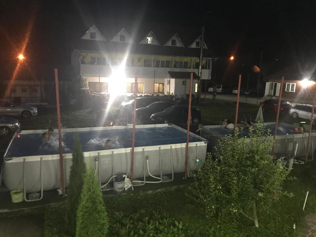 Pensiunea Serbeca Brosteni Luaran gambar