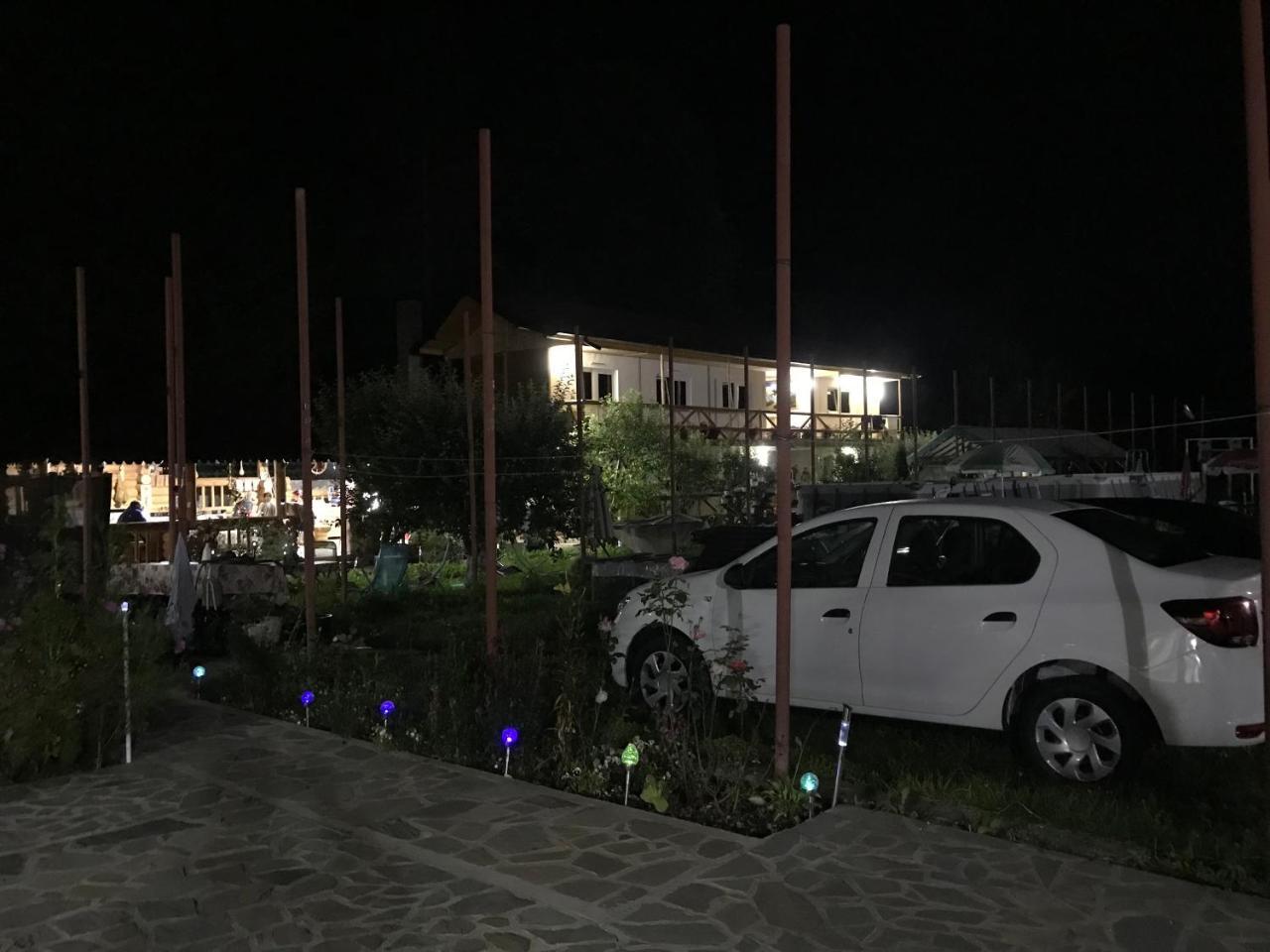 Pensiunea Serbeca Brosteni Luaran gambar