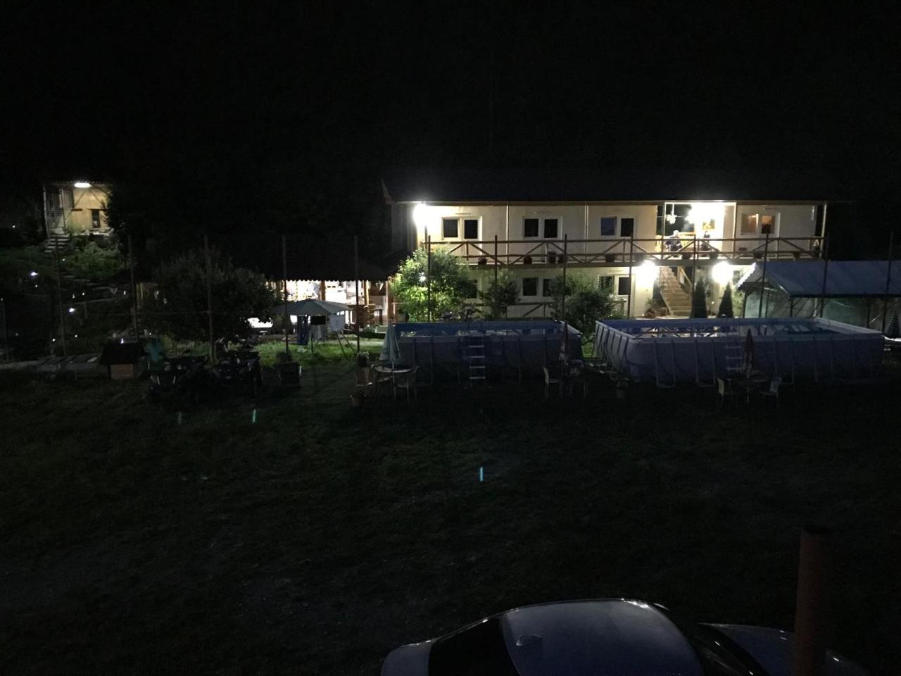 Pensiunea Serbeca Brosteni Luaran gambar